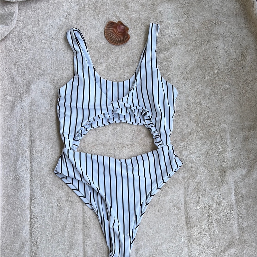 Stripe/ ruffle swimsuit